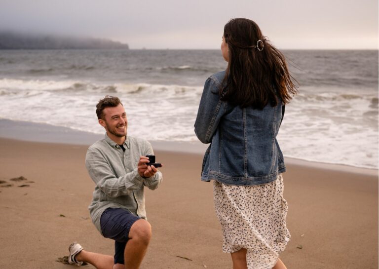 Demande en fiançailles romantique avec bague pour une proposition d’amour.