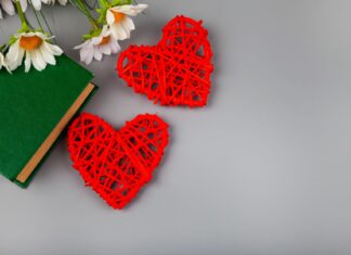 livre de poèmes d'amour fleur et cœur